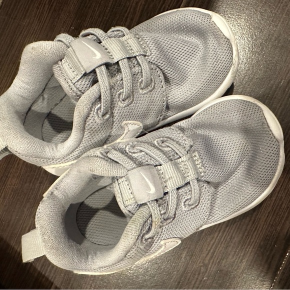 Nike roshe one toddlers size 5 - Picture 4 of 5